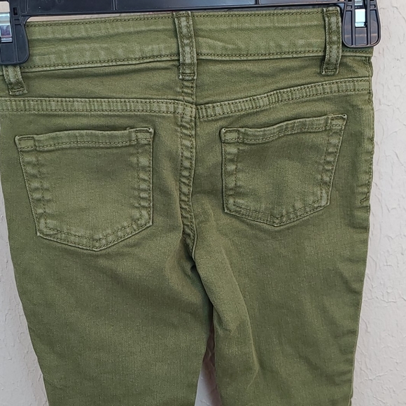 💙 NWT girls super stretch jeggings, olive green - Picture 4 of 7
